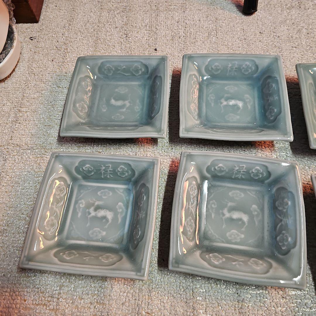 シ*ブ様 その2 江戸の蔵より 三田青磁 陽刻鹿と文字4角皿 美品 11客