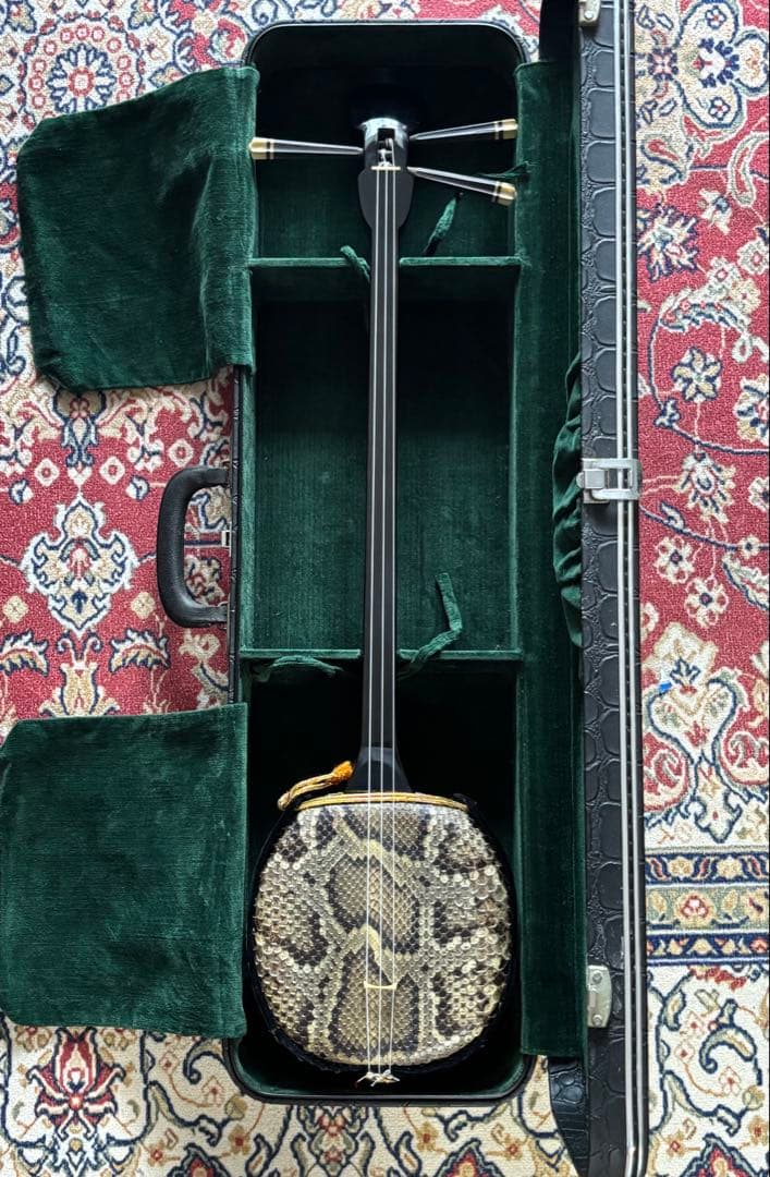 古い黒檀三線　両面本皮張り　現状！