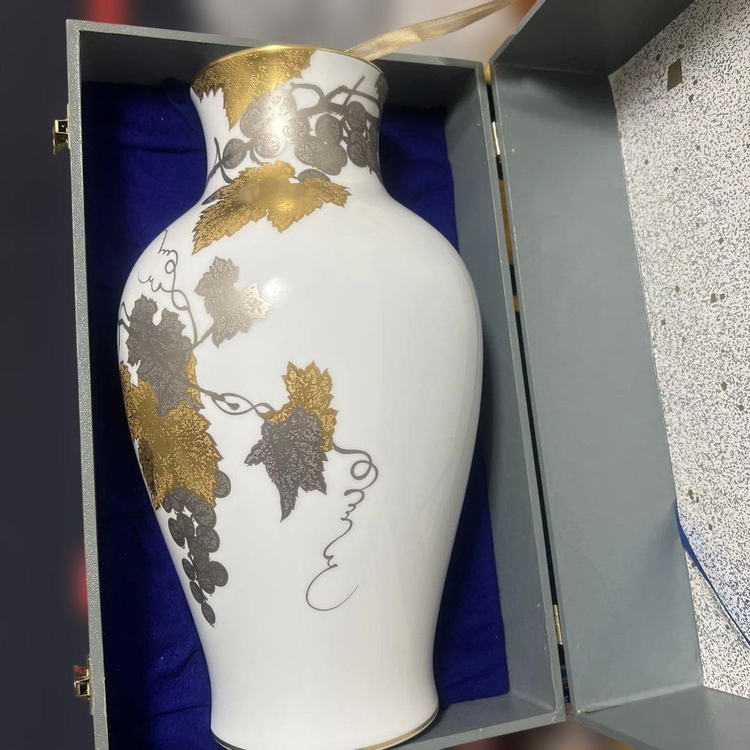宮内庁御用達　大倉陶園　金蝕葡萄　花瓶36cm