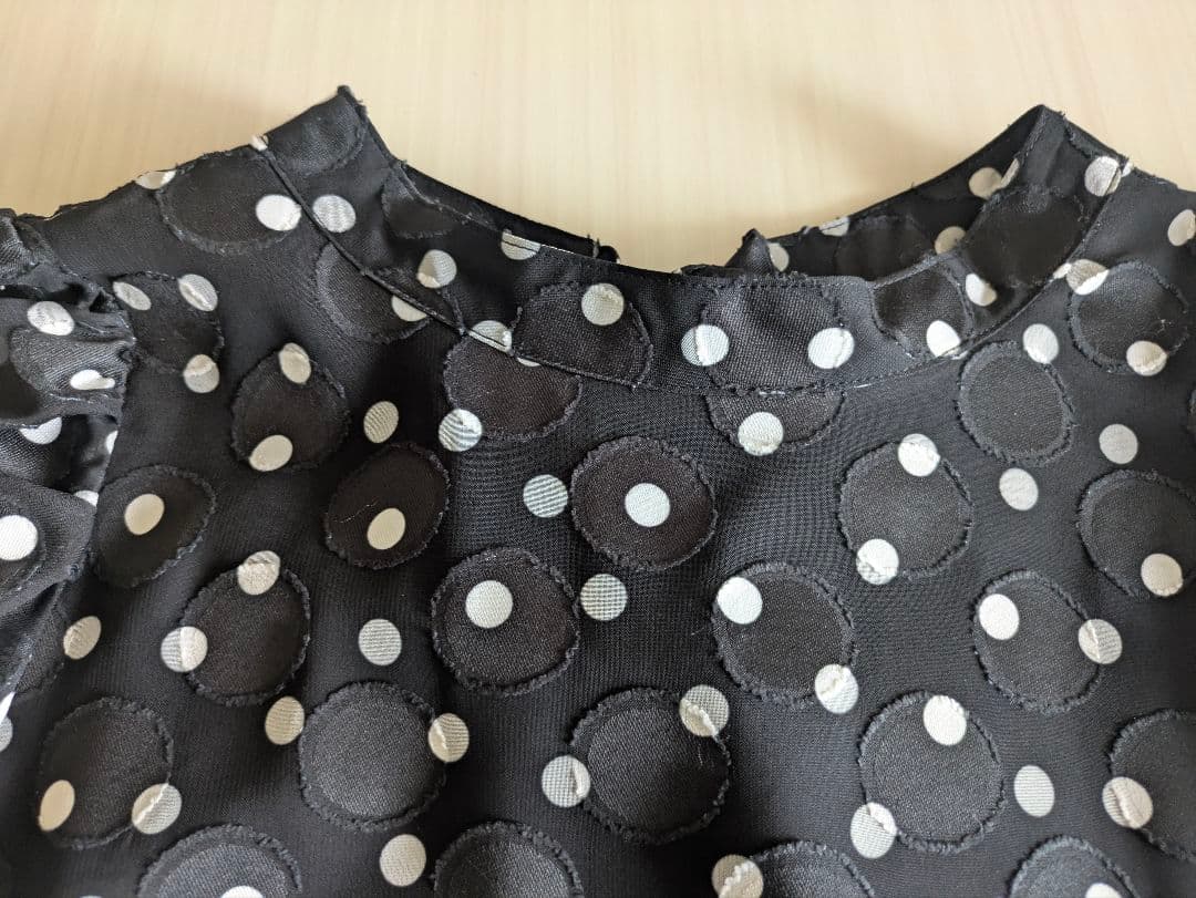 【美品】ローズティアラ水玉後ろリボン ティアード　チュニック 46 黒