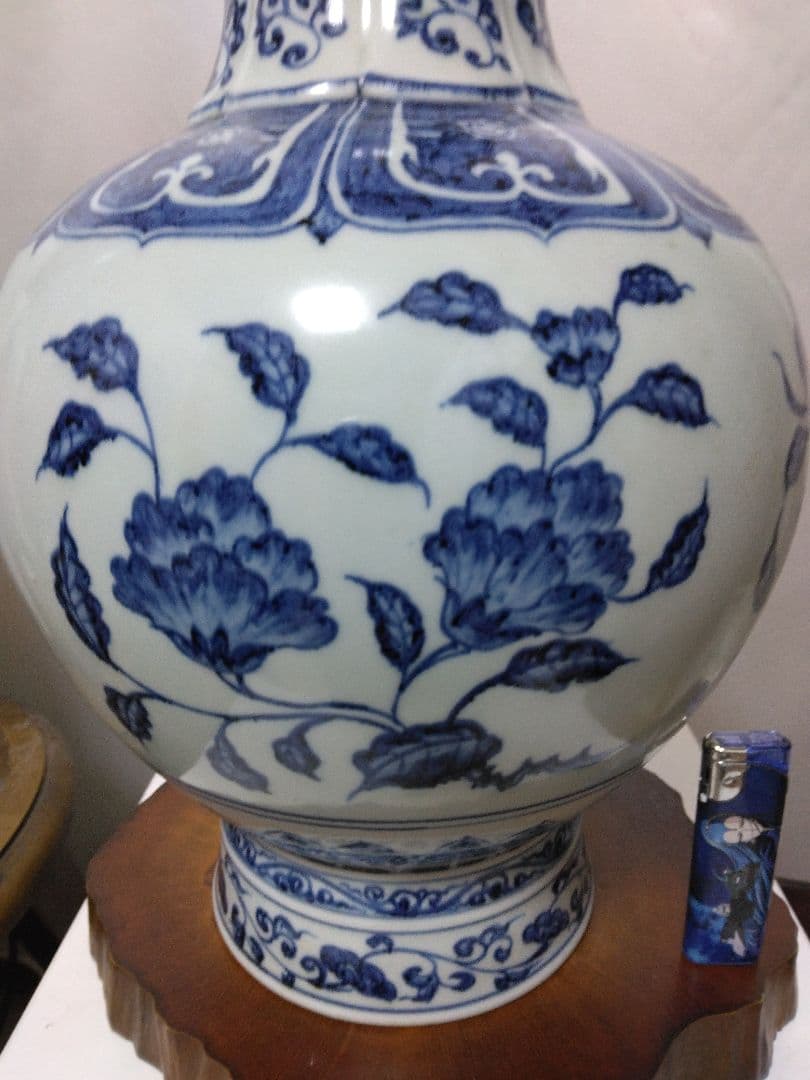 中国美術、青花花唐草文壺