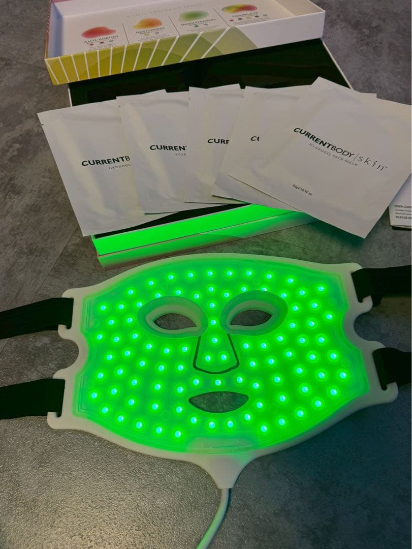 ボディ・フェイスケア CURRENTBODY skin 4-in-1 LED Face Mask