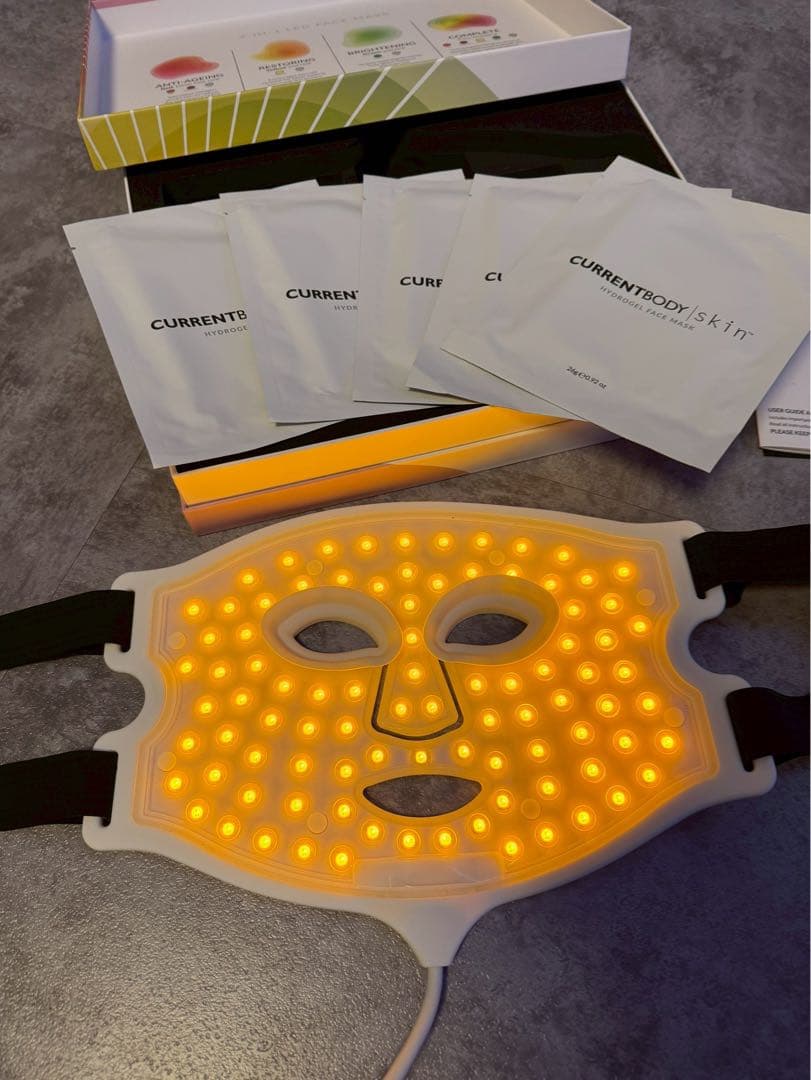 ボディ・フェイスケア CURRENTBODY skin 4-in-1 LED Face Mask