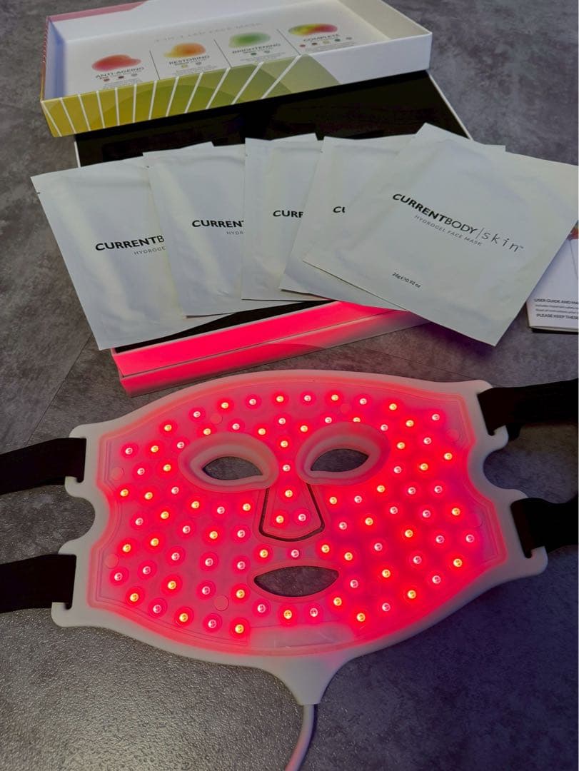 ボディ・フェイスケア CURRENTBODY skin 4-in-1 LED Face Mask