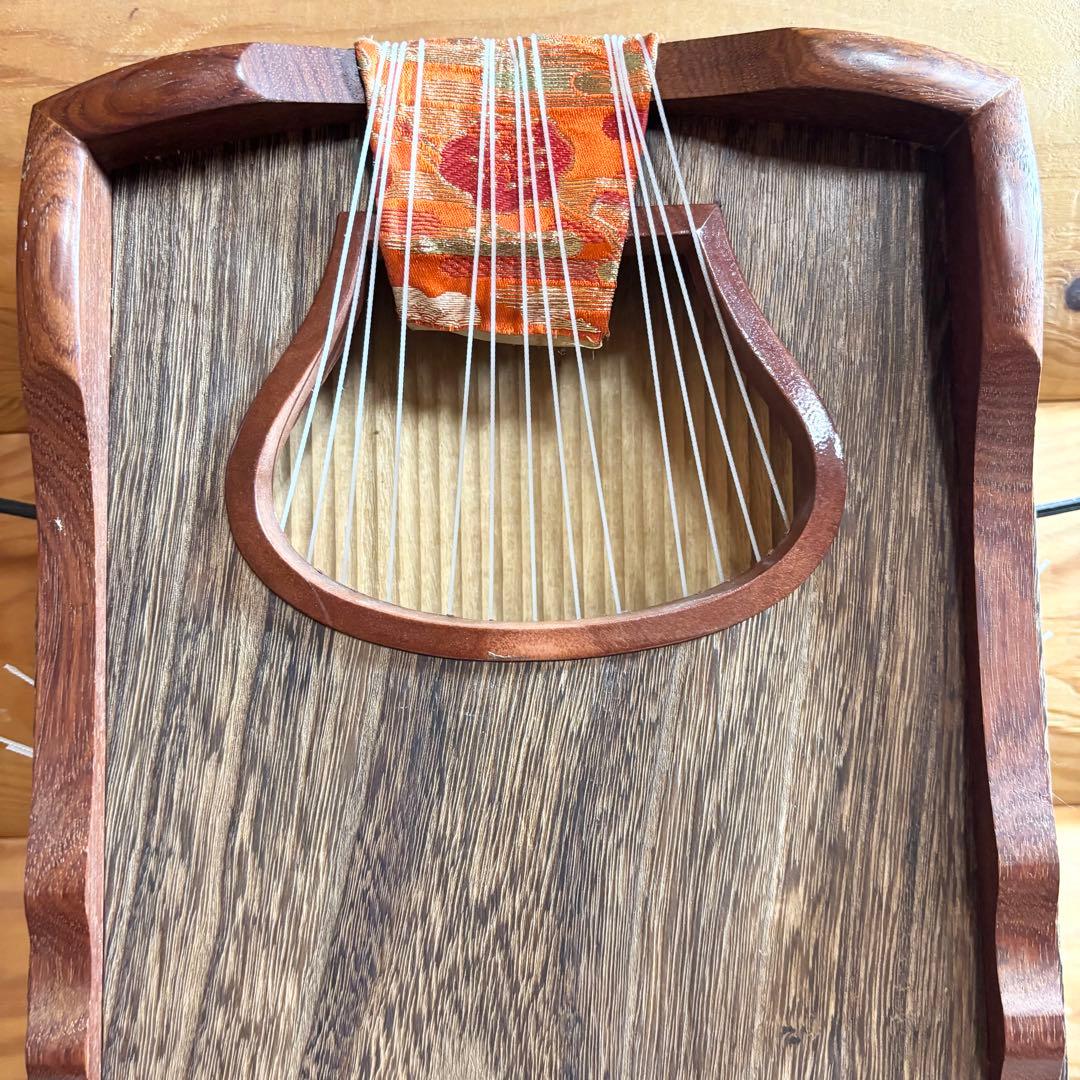琴 十三弦 金蒔絵 並甲 すだれ彫り 13弦 和楽器