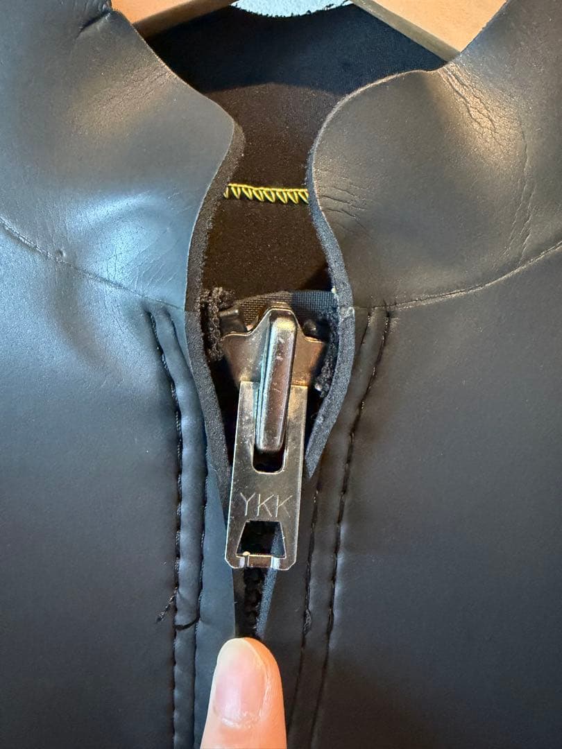 れ*ん様 DEUS ブラック タッパー フロントジッパー　M