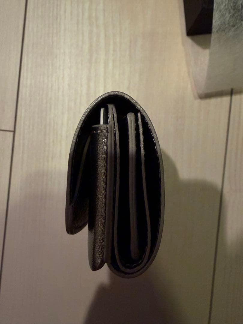 メゾンエスボンド　ウォレット　シルバー