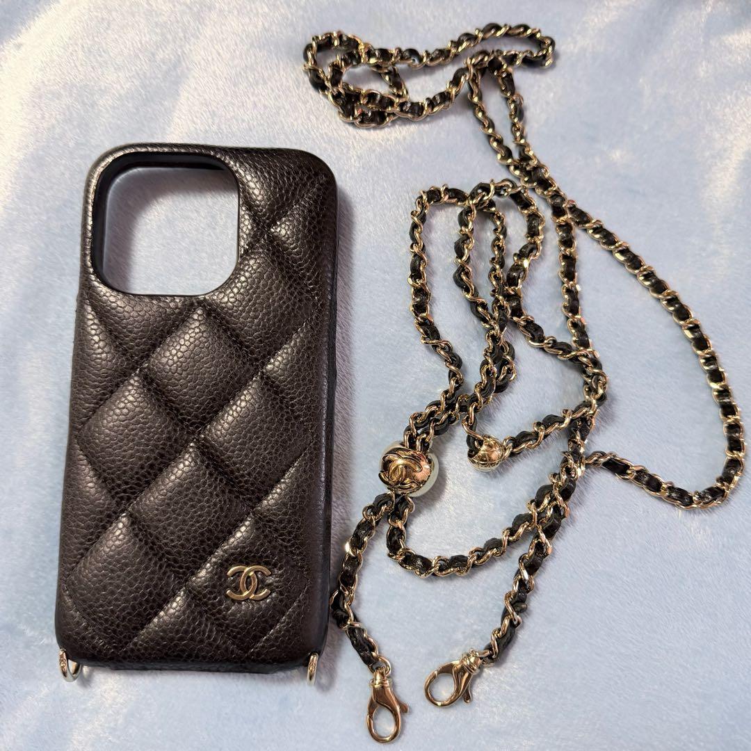 CHANEL マトラッセ キャビアスキン iPhone15pro用スマホケース