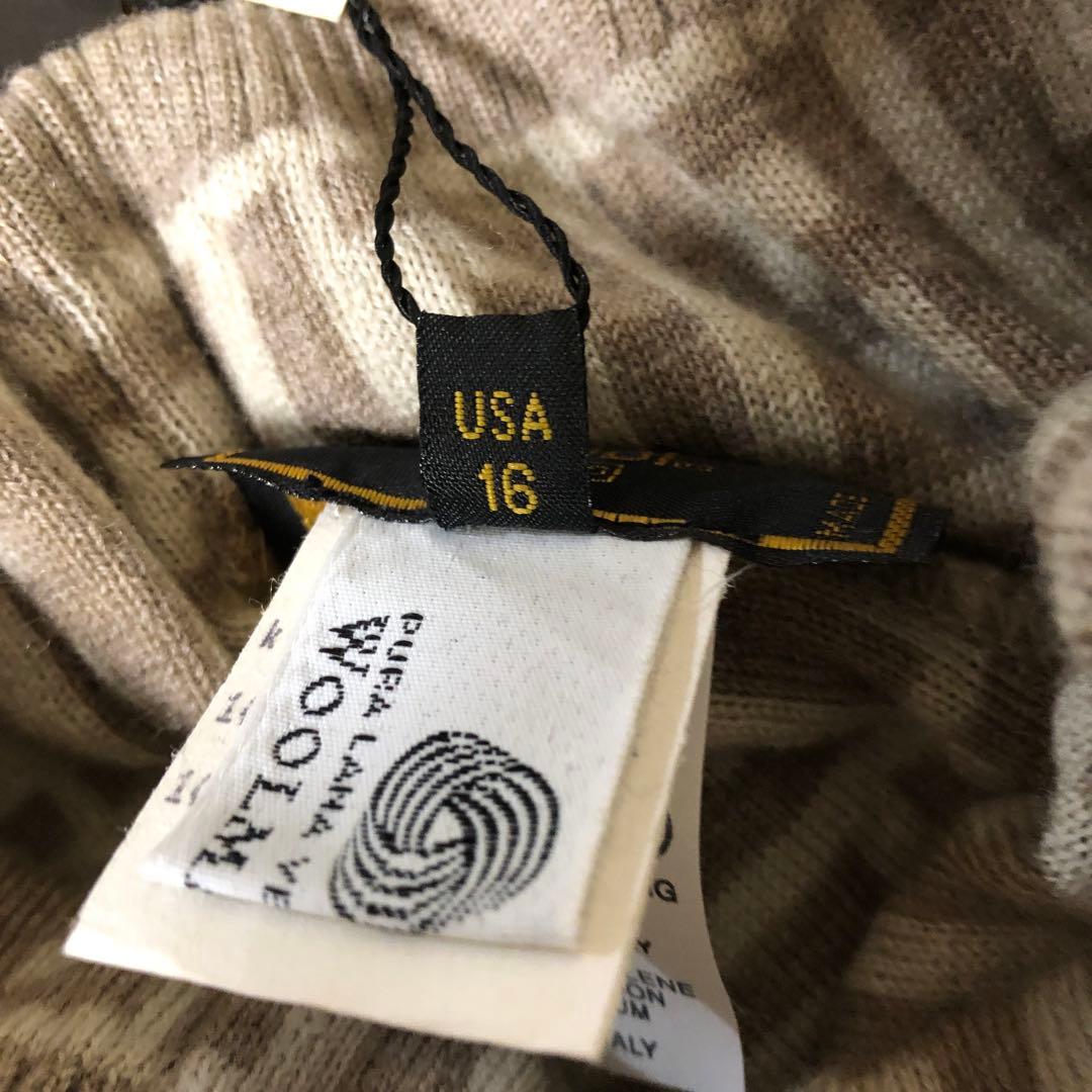 新品、美品FENDIフェンディ　ズッカロゴニット帽、マフラーセット　送料無料