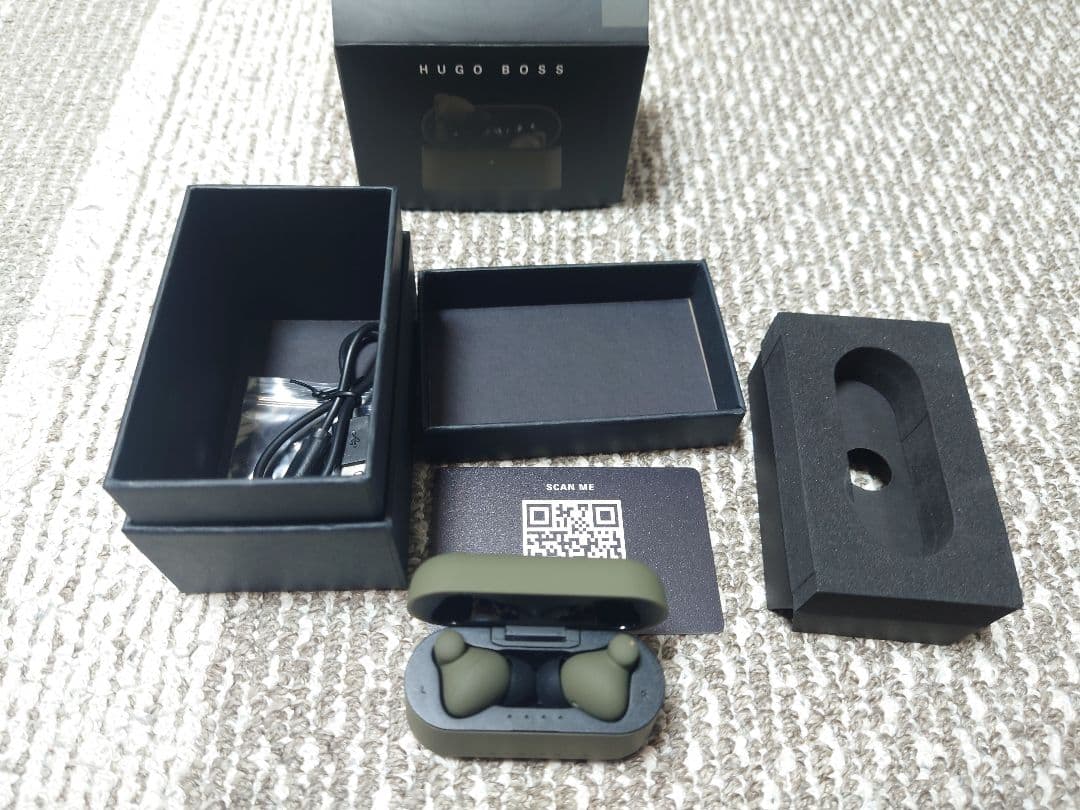 HUGO BOSS　ワイヤレスイヤホン