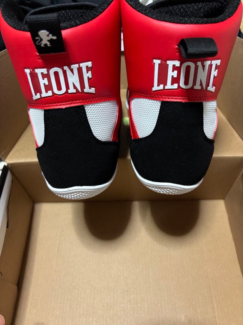 LEONE ボクシングシューズ 赤/黒