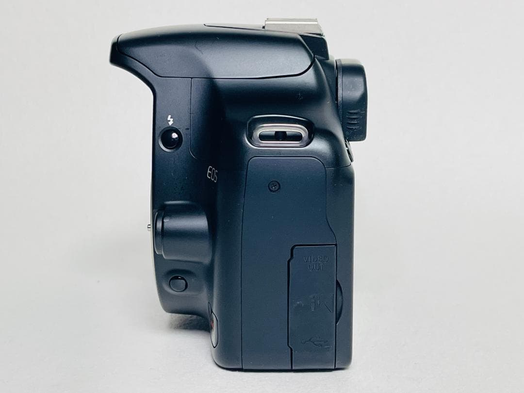 【ほぼ新品】ショット数:1811回 CANON EOS Kiss X2 キヤノン