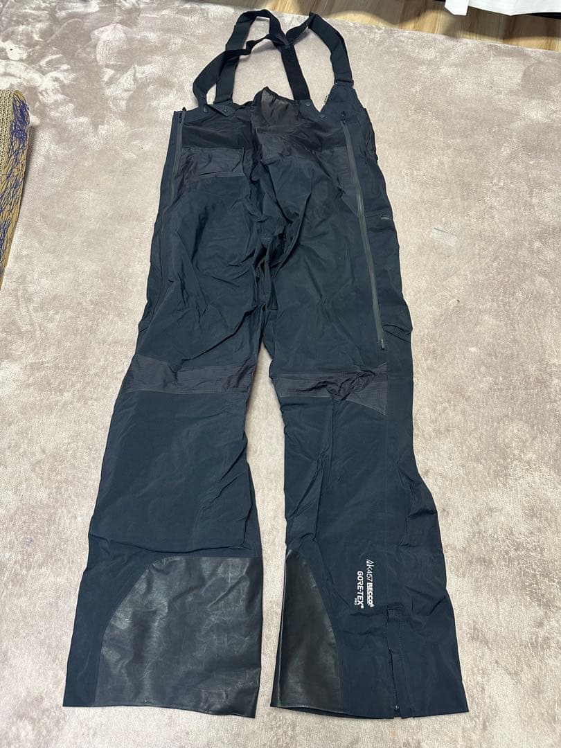 TA　BURTON AK457 スキーウェア Mサイズ