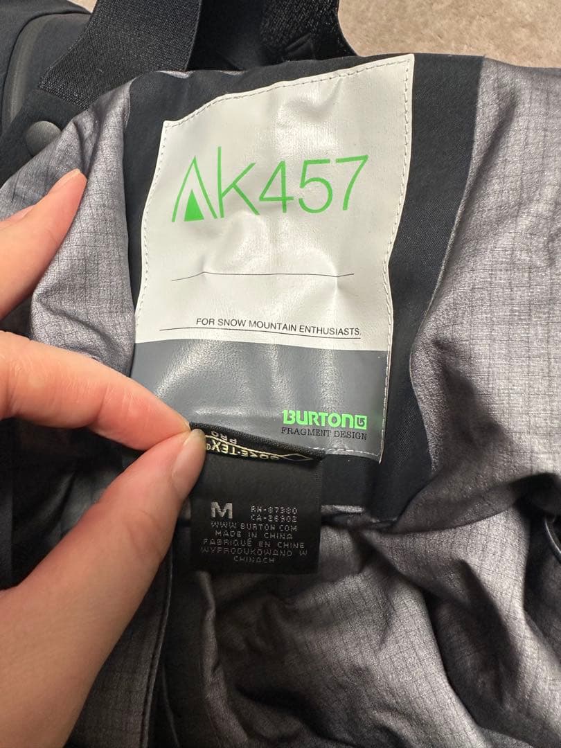 TA　BURTON AK457 スキーウェア Mサイズ