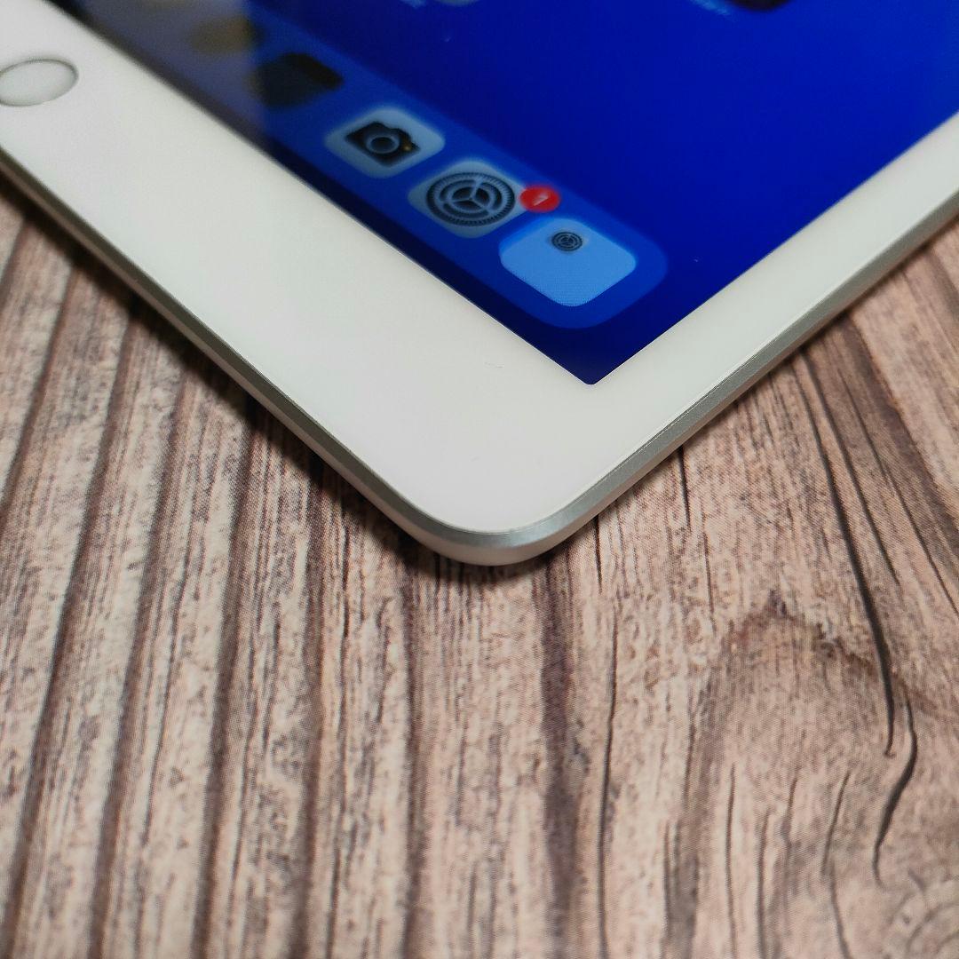 iPad 第7世代 32GB SIMフリー シルバー 美品