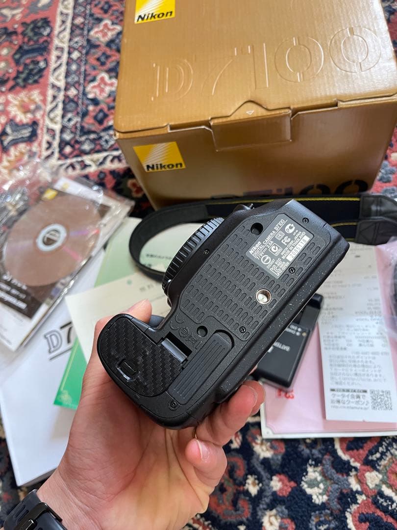 美品　 Nikon ニコンd7100 (ショット4000枚) 一眼レフ