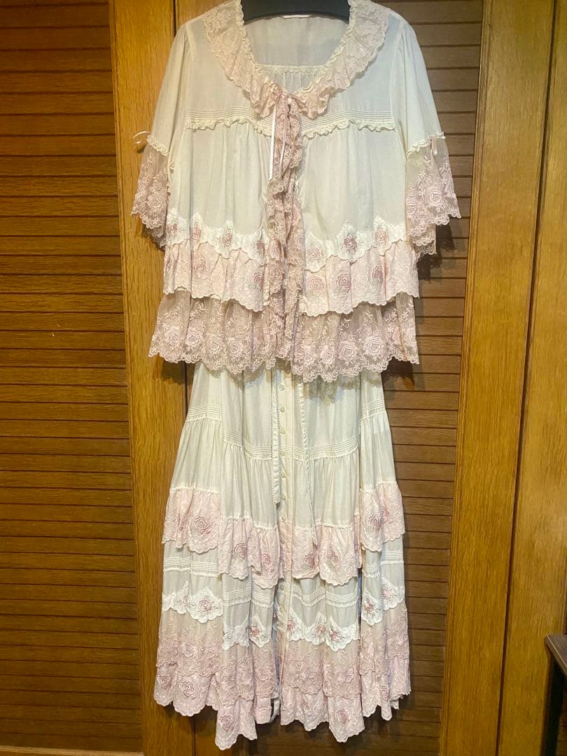 ピンクハウス．ローズレースセットアップ