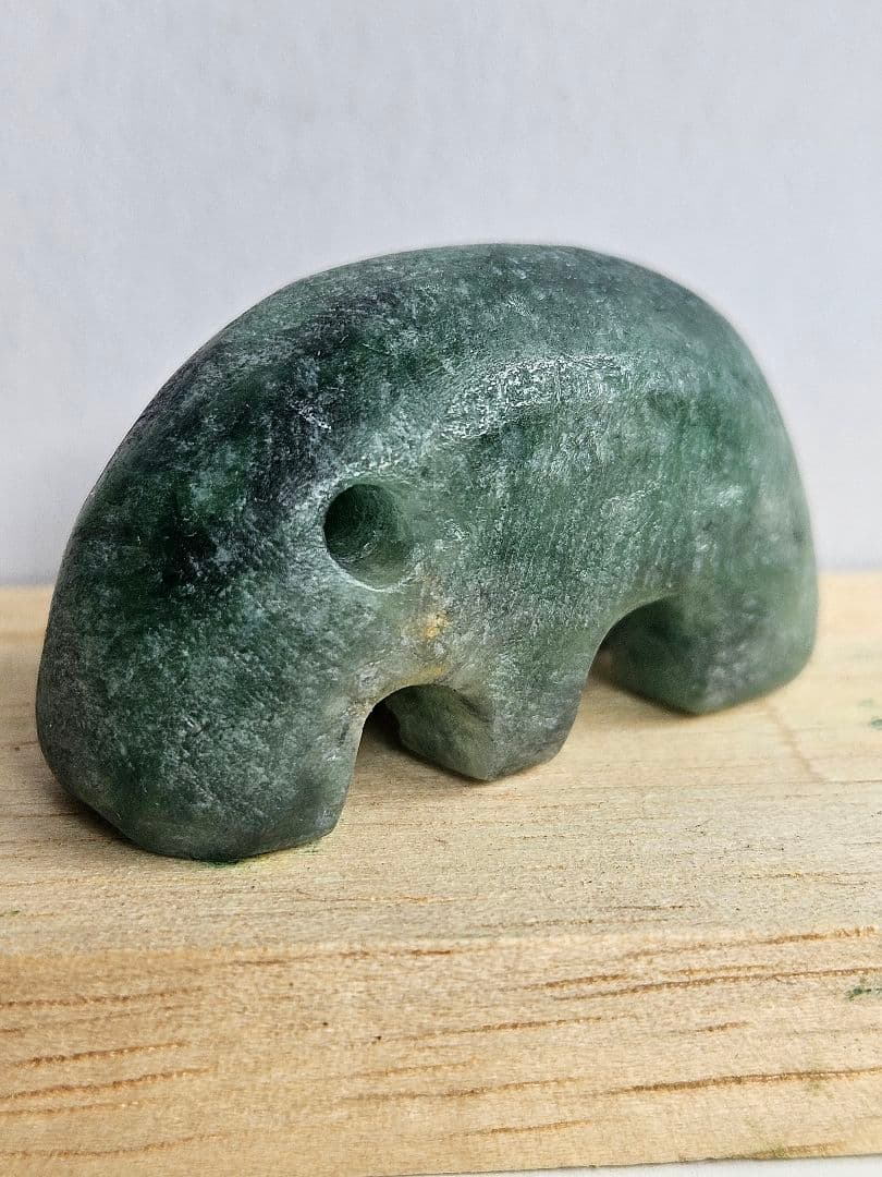 獣形　翡翠勾玉