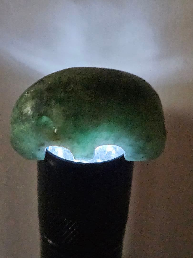 獣形　翡翠勾玉