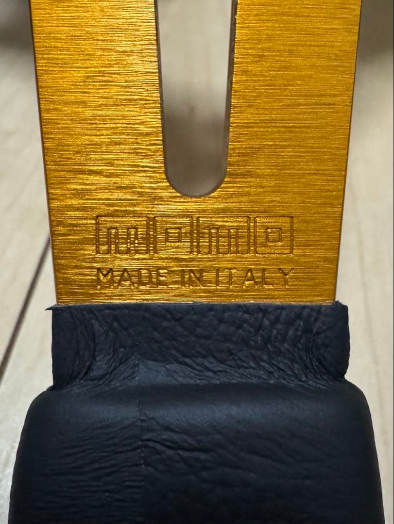 momo ドリフティングステアリング 黒/オレンジ