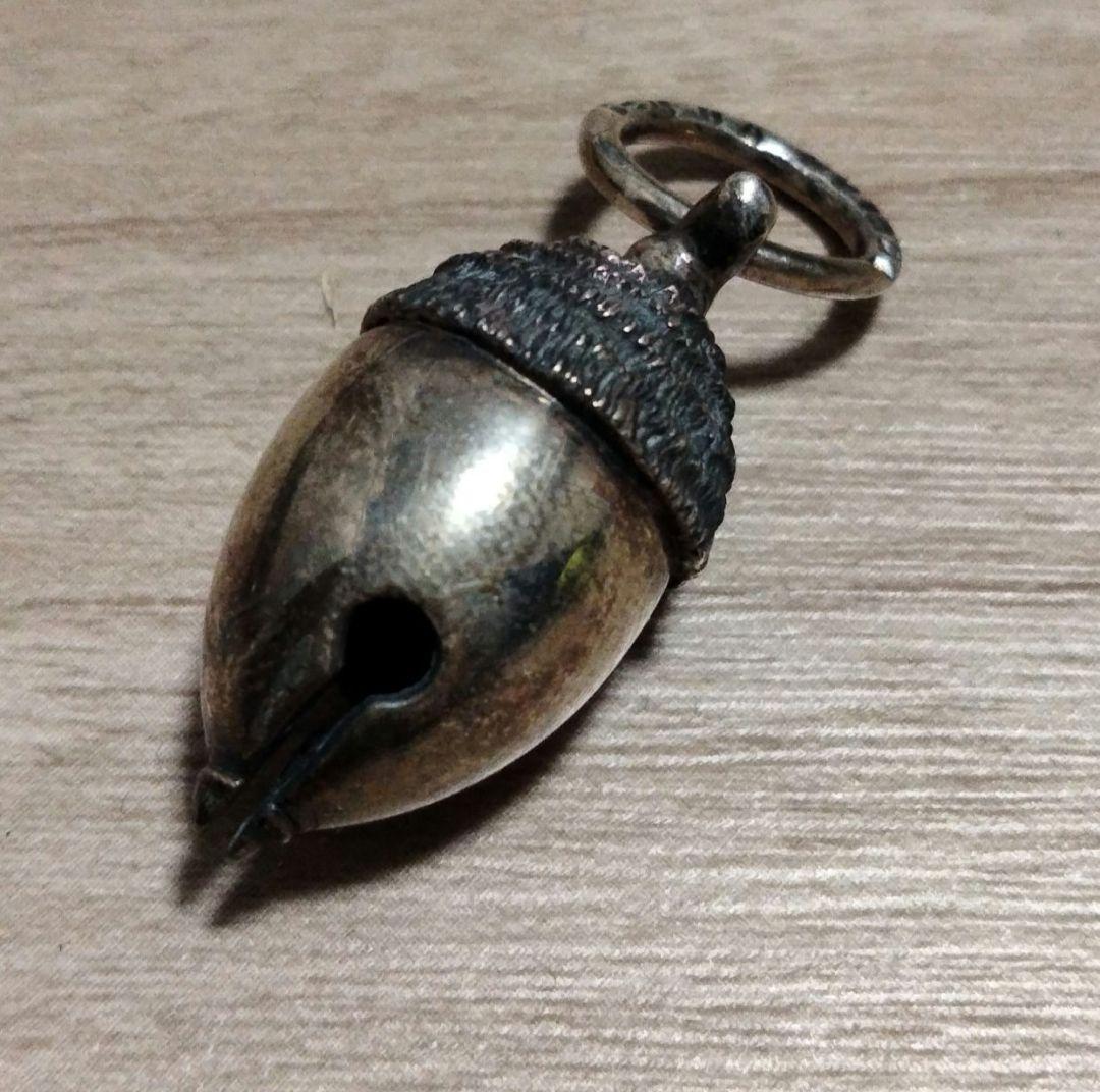 シルバー ブルーナボイン どんぐり ベル ペンダント