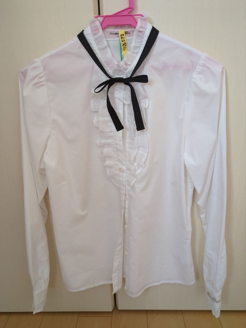 メゾピアノ　フリルリボン付き白シャツ　160