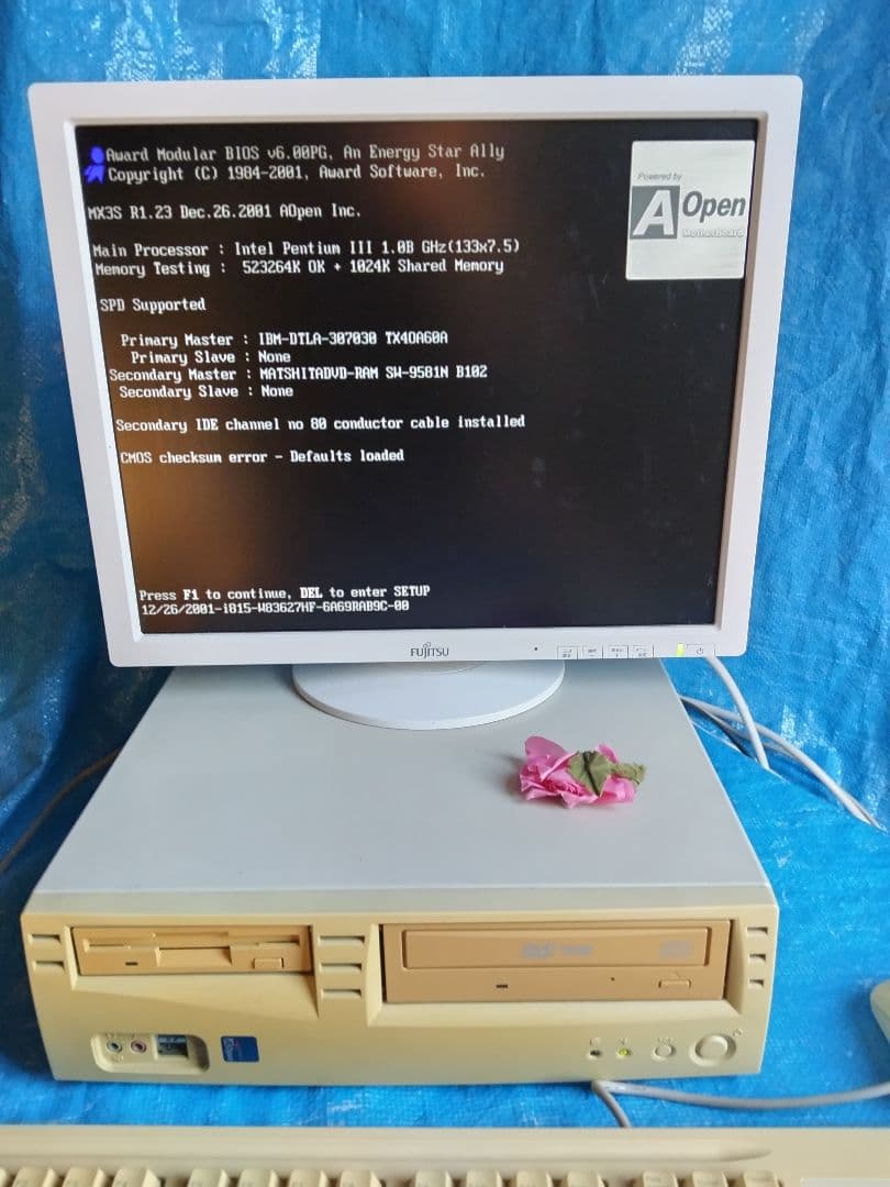 Fujitsu デスクトップWindows 2000パソコン中古品の出品です。