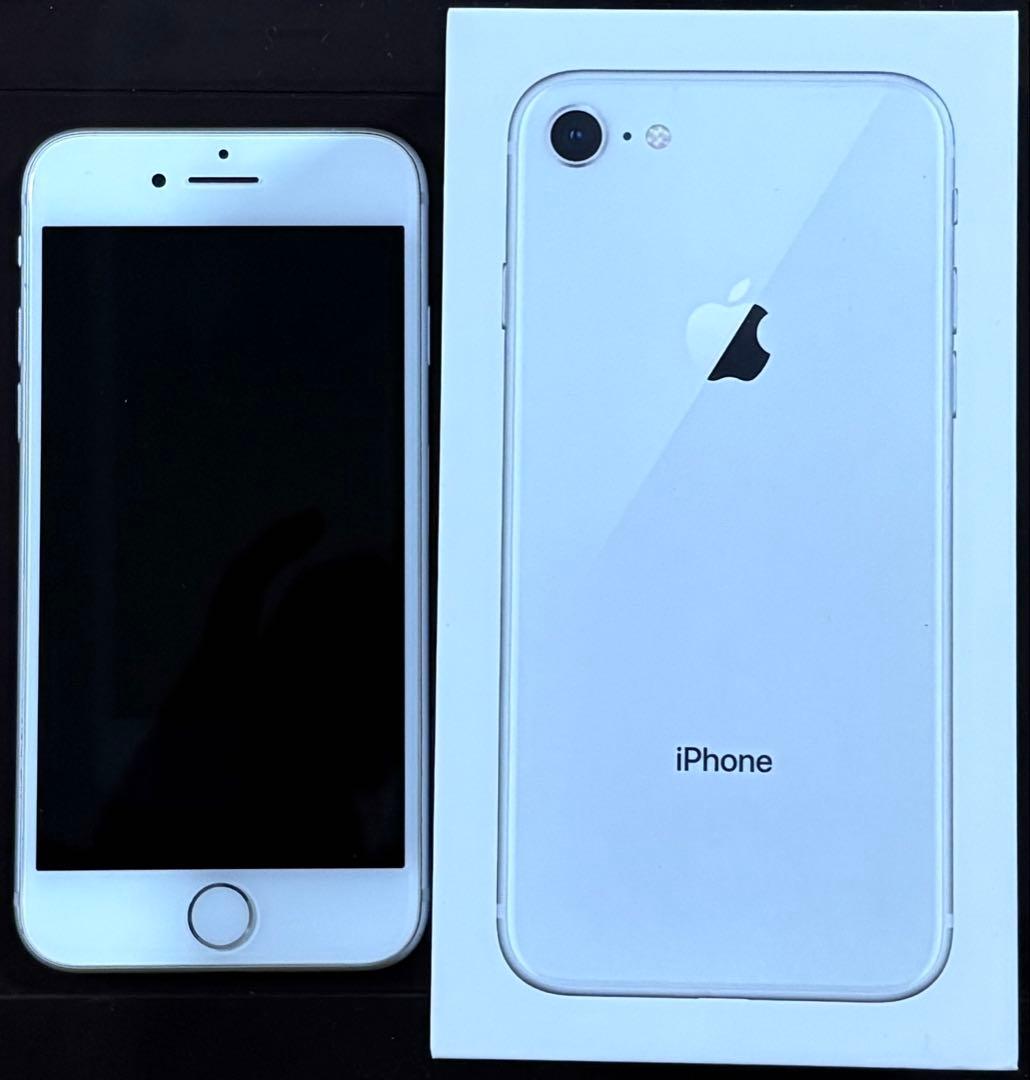 【匿名配送込】iPhone 8 64GB SIMフリー 箱ケーブル充電器付属