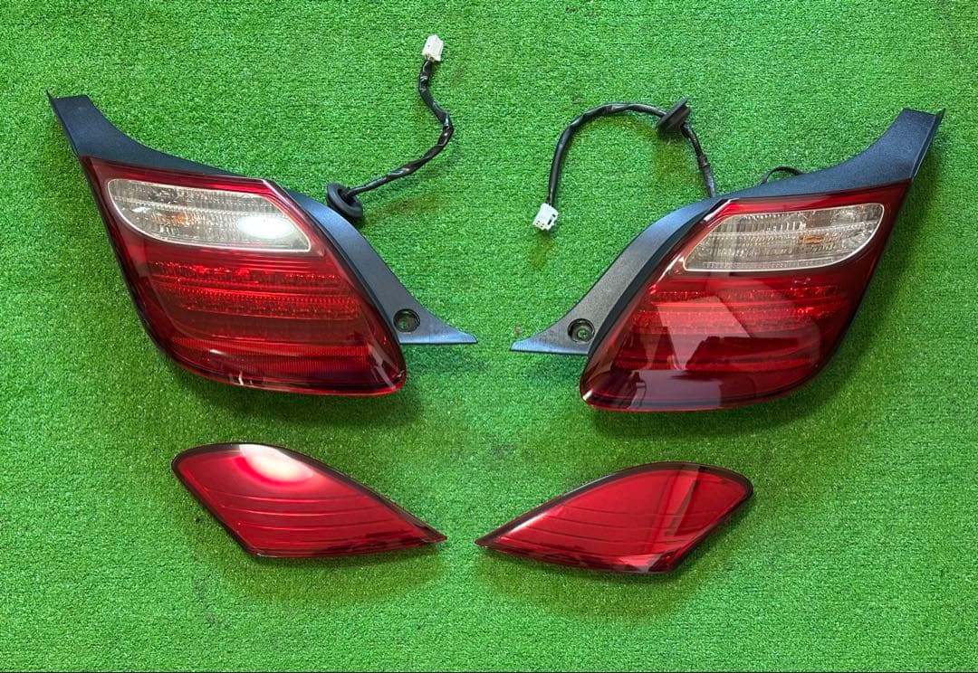 レクサス ソアラUZZ40 テールランプ KOITO 24-54 動作確認済み。