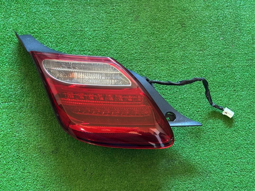 レクサス ソアラUZZ40 テールランプ KOITO 24-54 動作確認済み。