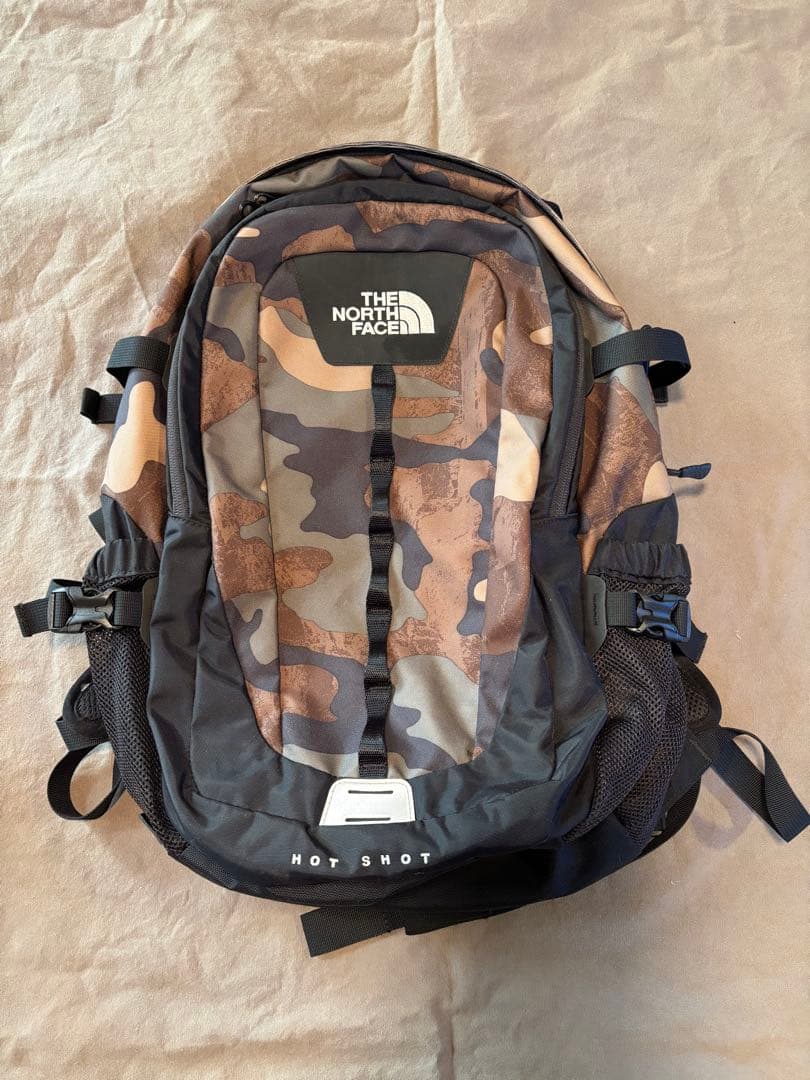 THE NORTH FACE HOT SHOT カモフラージュリュック