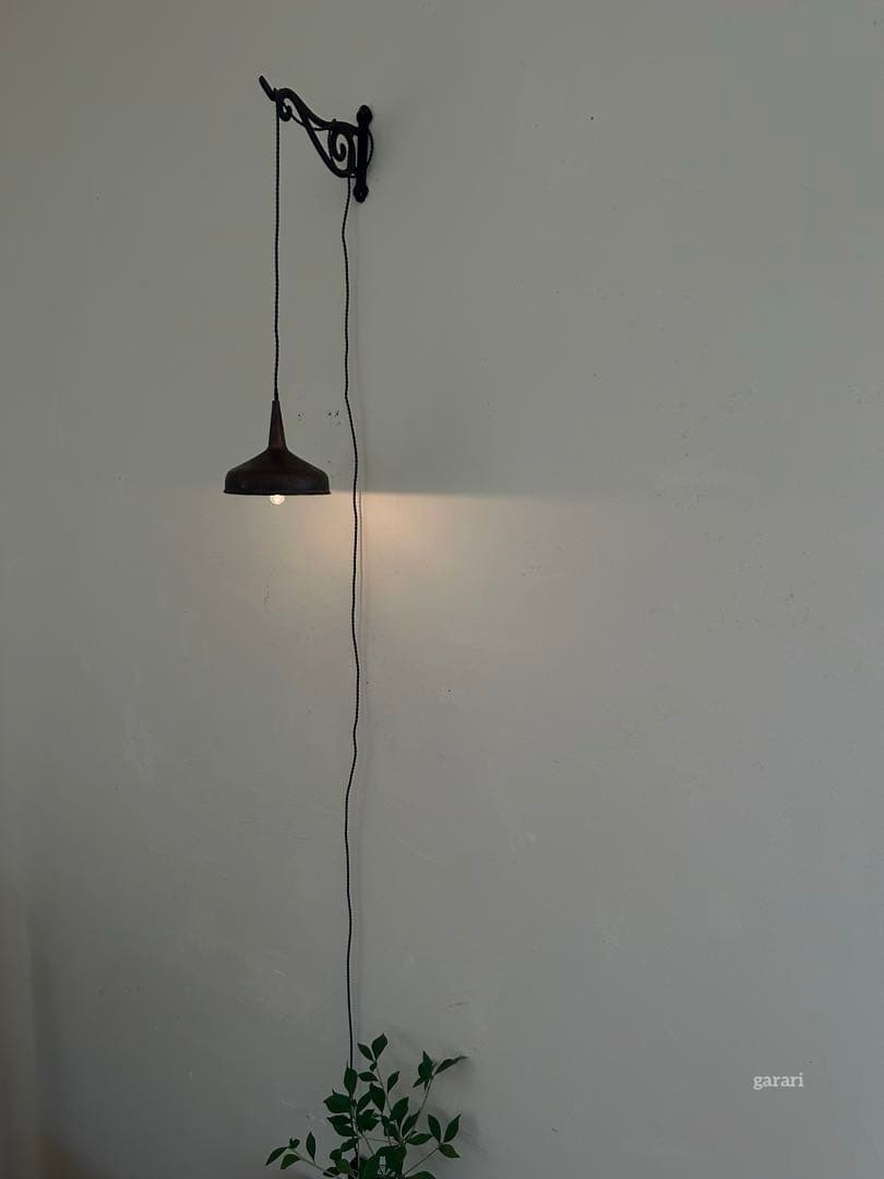 古い銅漏斗ペンダントライト　カフェ什器　古い小さいろうと　アンティークろうと