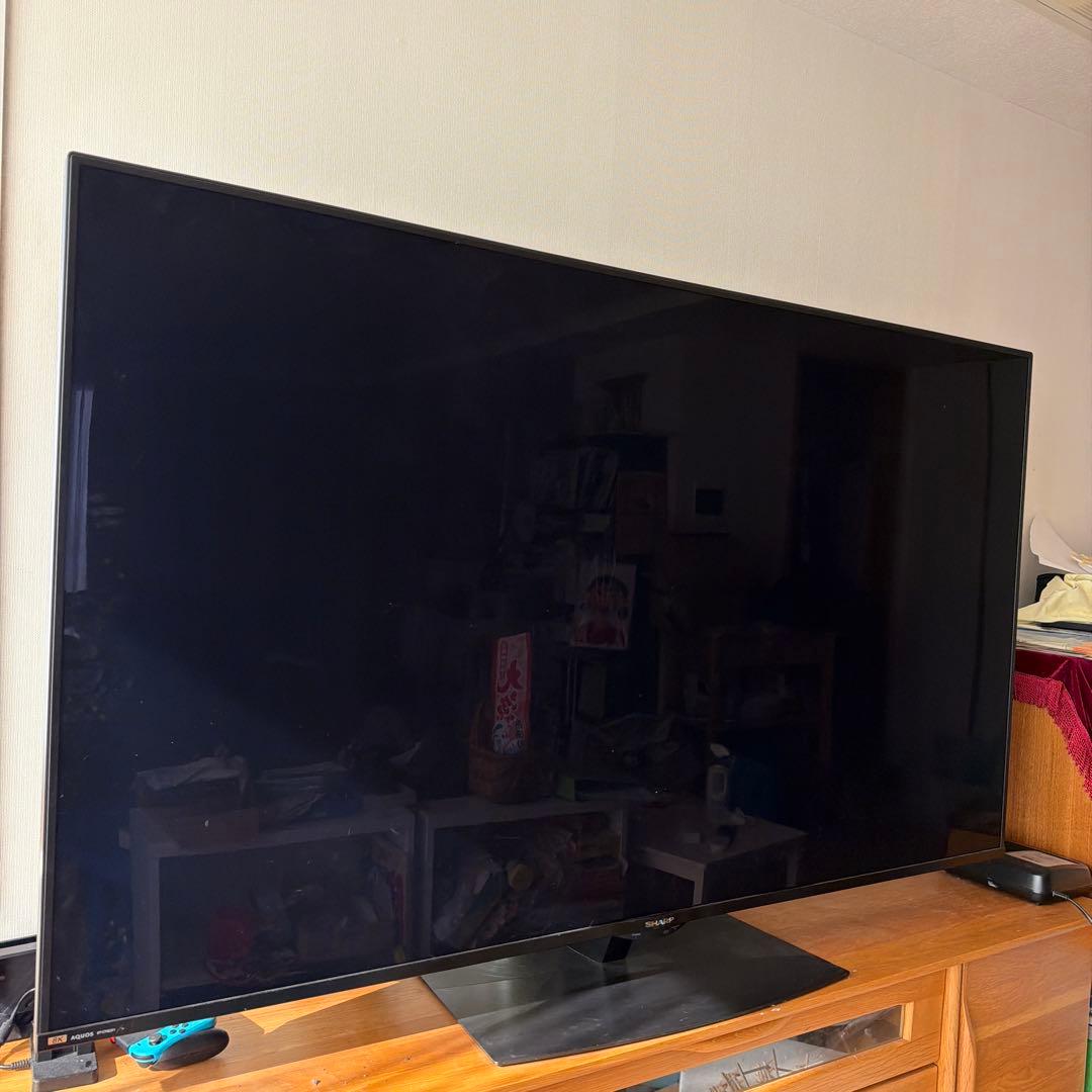 今日まで値下げ　シャープAQUOS70型 8Kテレビ本体　8T-C70CX1