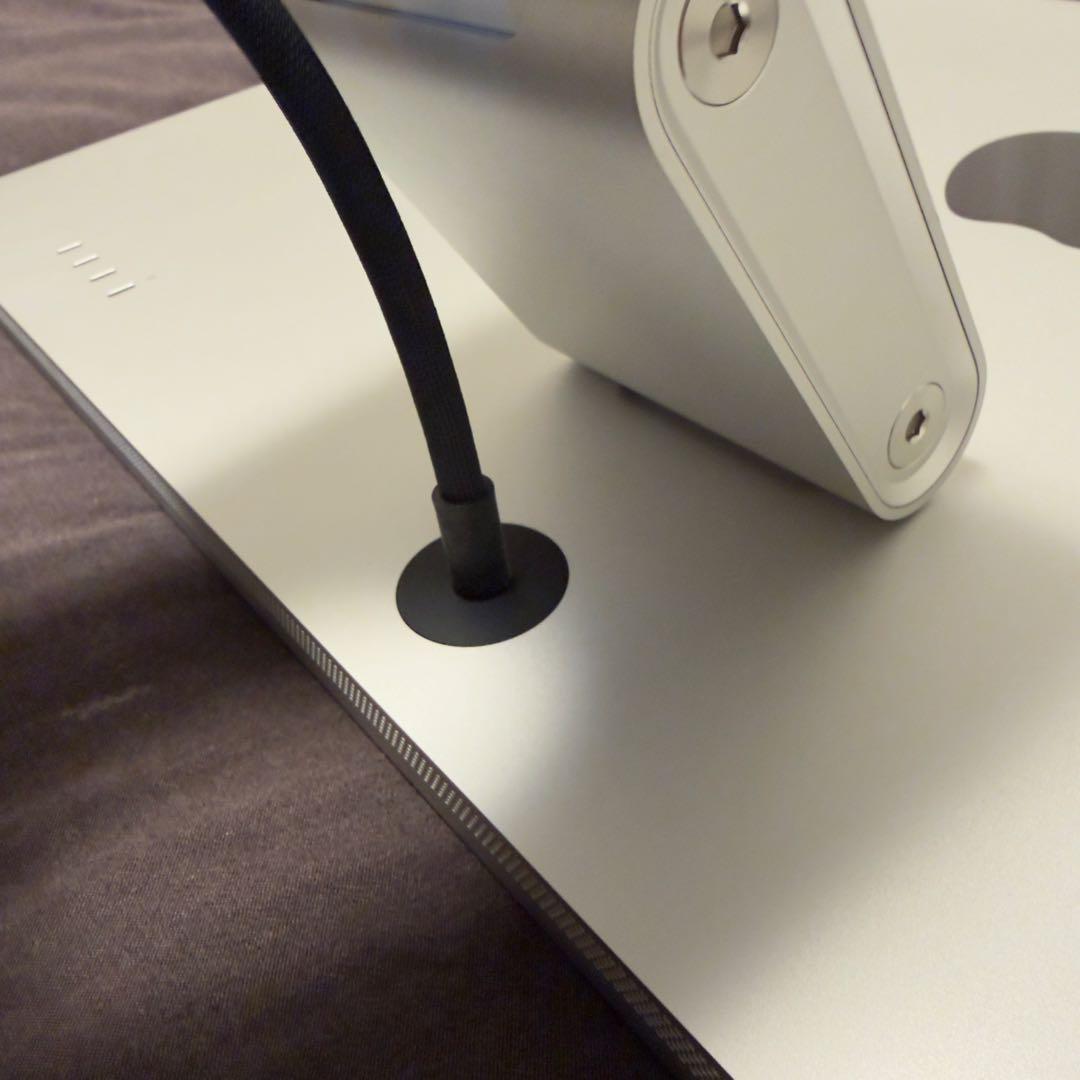 Studio Display 標準ガラス 傾きと高さを調整できるスタンド