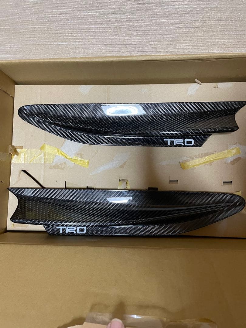 TRD カーボン　フェンダー　フィン
