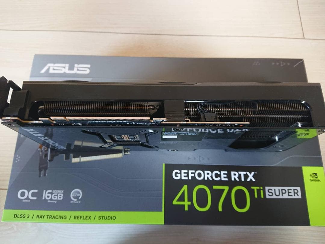 グラフィックボード・グラボ・ビデオカード ASUS GEFORCE RTX 4070Ti SUPER 16GB
