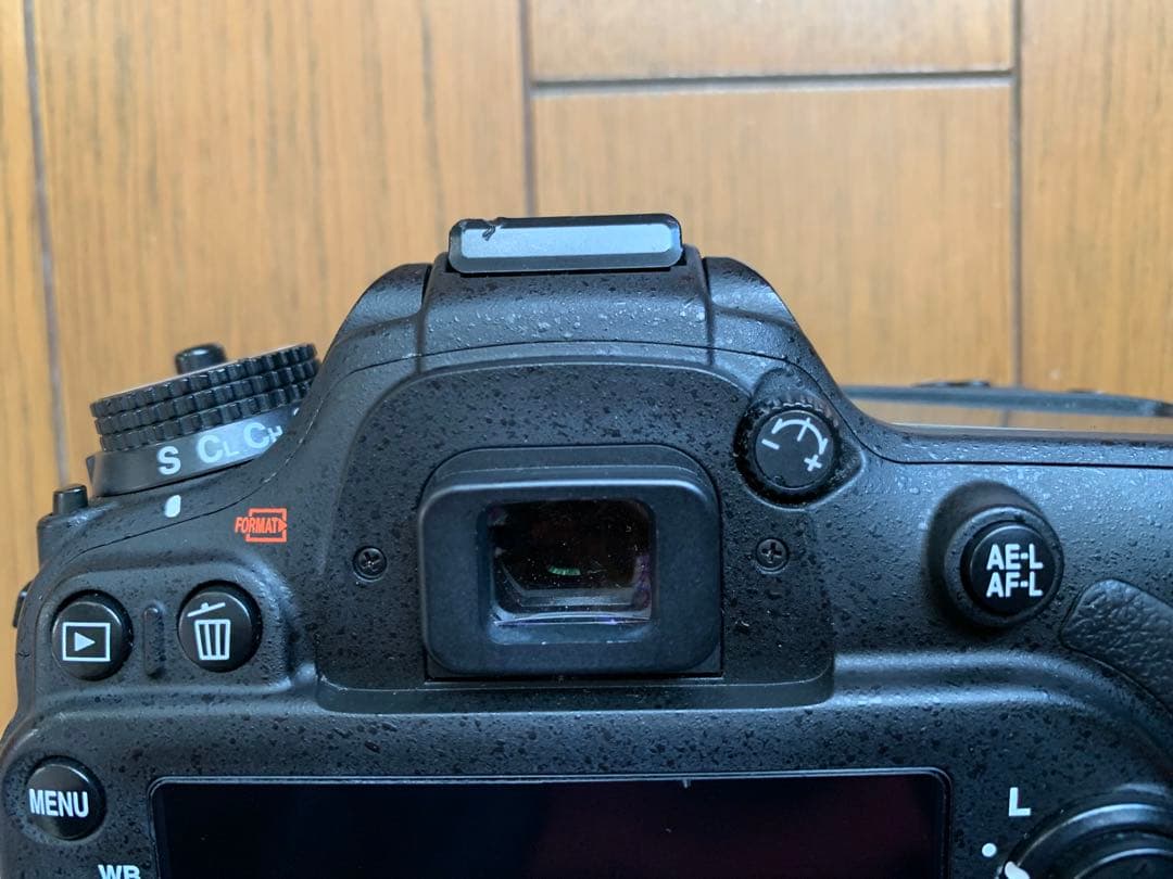 Nikon D7100 ボディ + WU1-s 付属品