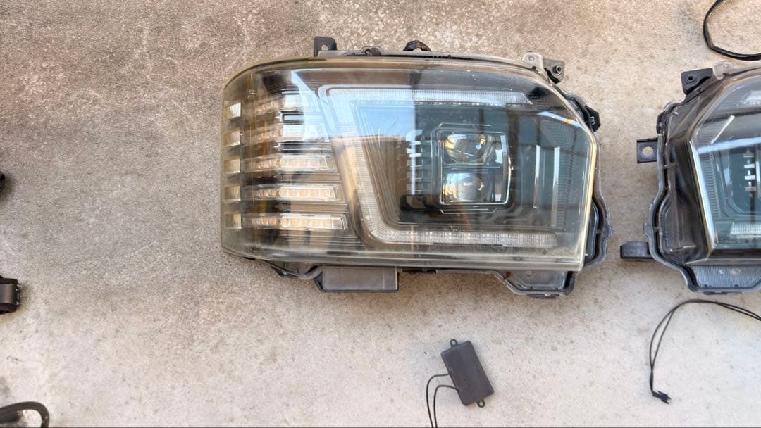 ハイエース ヘッドライト