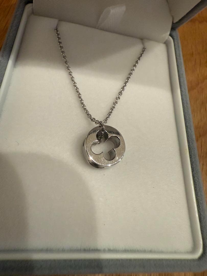 Louis Vitton パンダンティフ アンプラント K18WG