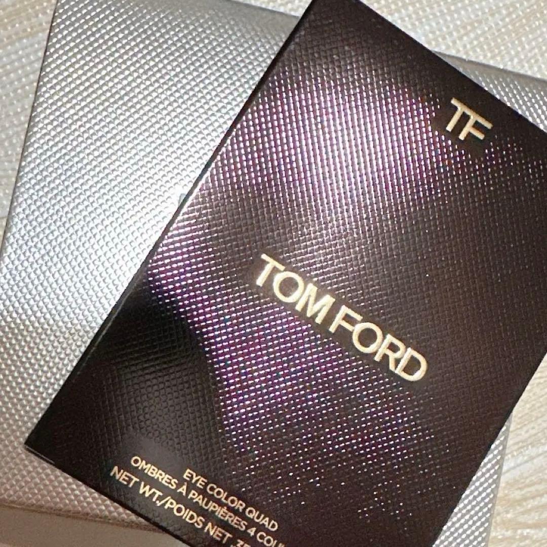 新品未使用TOM FORD アイ カラー クアッド 030 インシグニア ローズ