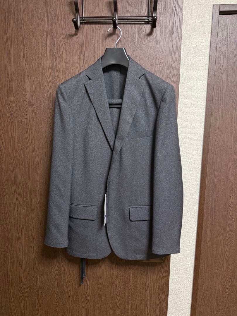 Mサイズ新品未使用！人気！お洒落ストレッチ最新セットアップスーツ！定番グレー！