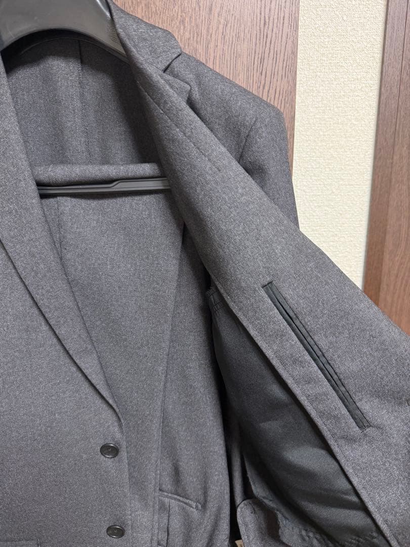 Mサイズ新品未使用！人気！お洒落ストレッチ最新セットアップスーツ！定番グレー！