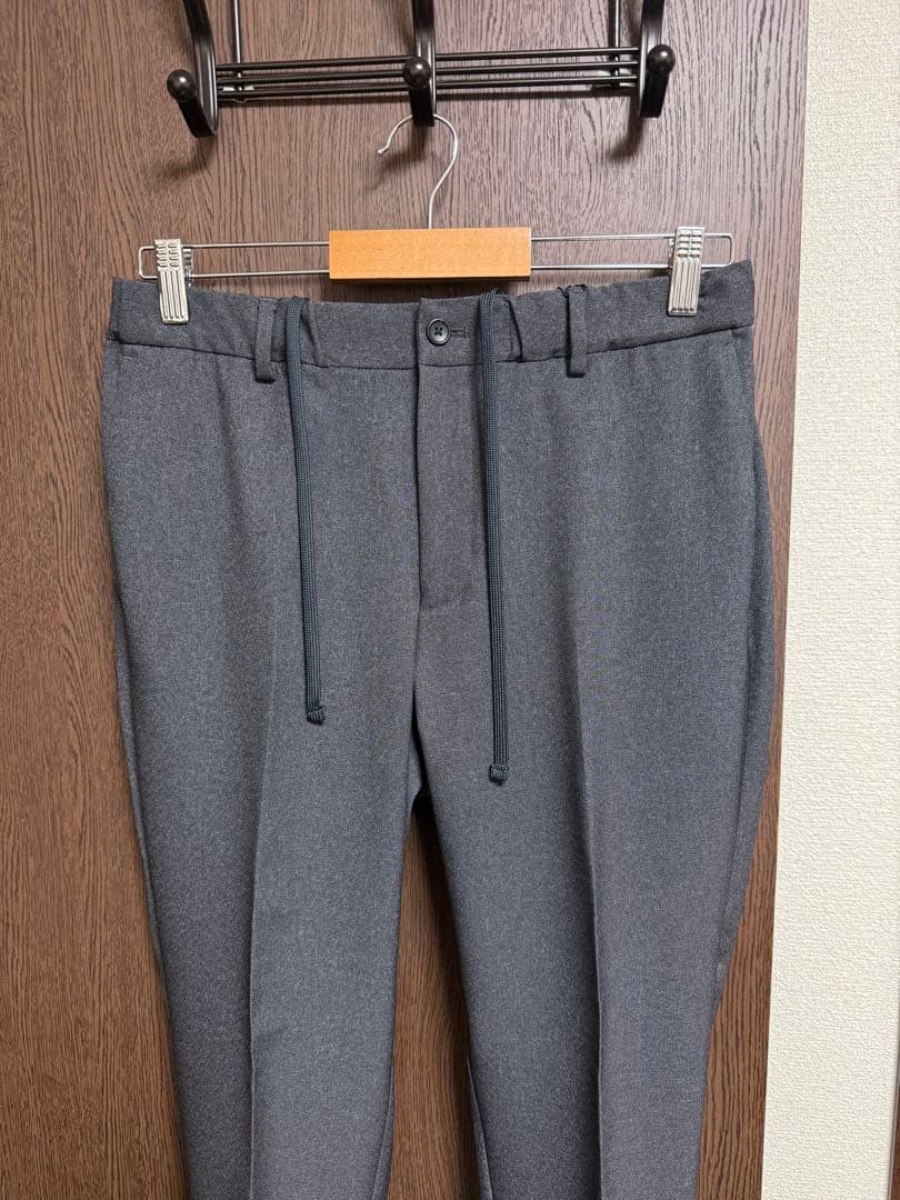 Mサイズ新品未使用！人気！お洒落ストレッチ最新セットアップスーツ！定番グレー！