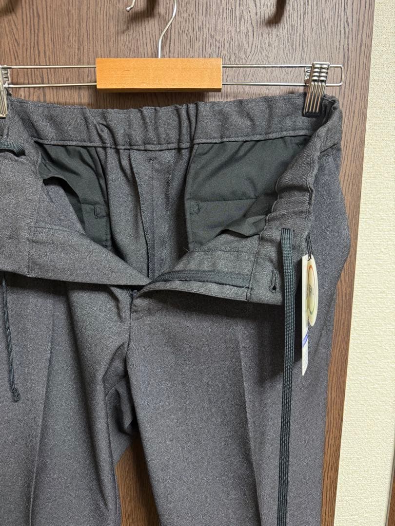 Mサイズ新品未使用！人気！お洒落ストレッチ最新セットアップスーツ！定番グレー！