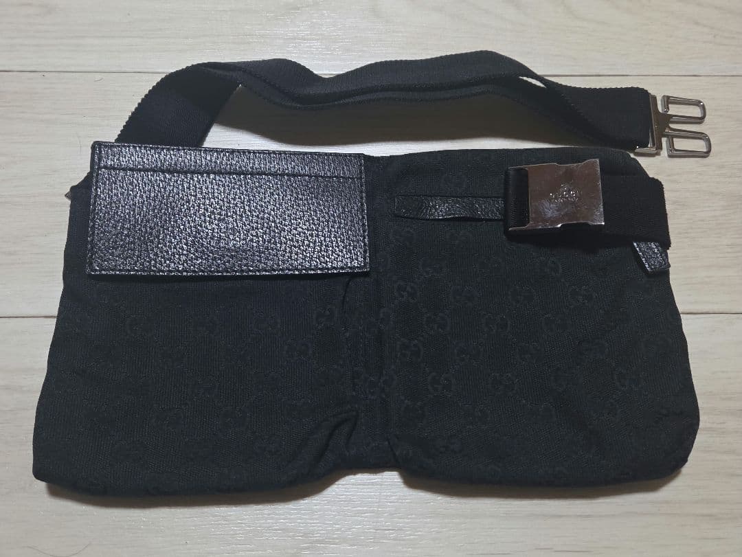 GUCCI ボディバッグ・ウエストポーチ ブラック