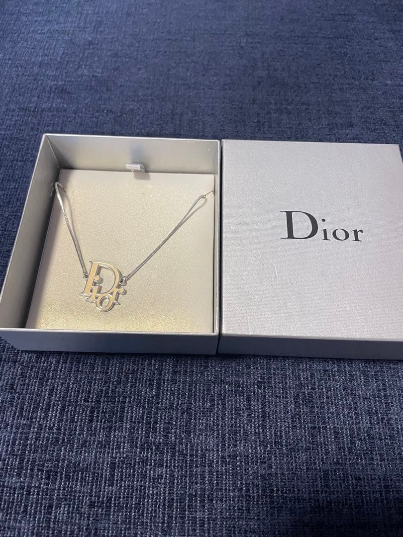 Dior ロゴ ネックレス シルバー