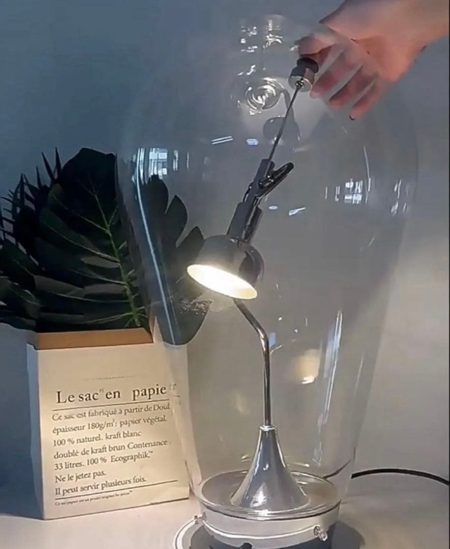 【デザイン照明】マグネット可動式 ガラスドームLEDランプ 北欧風　卓上ライト