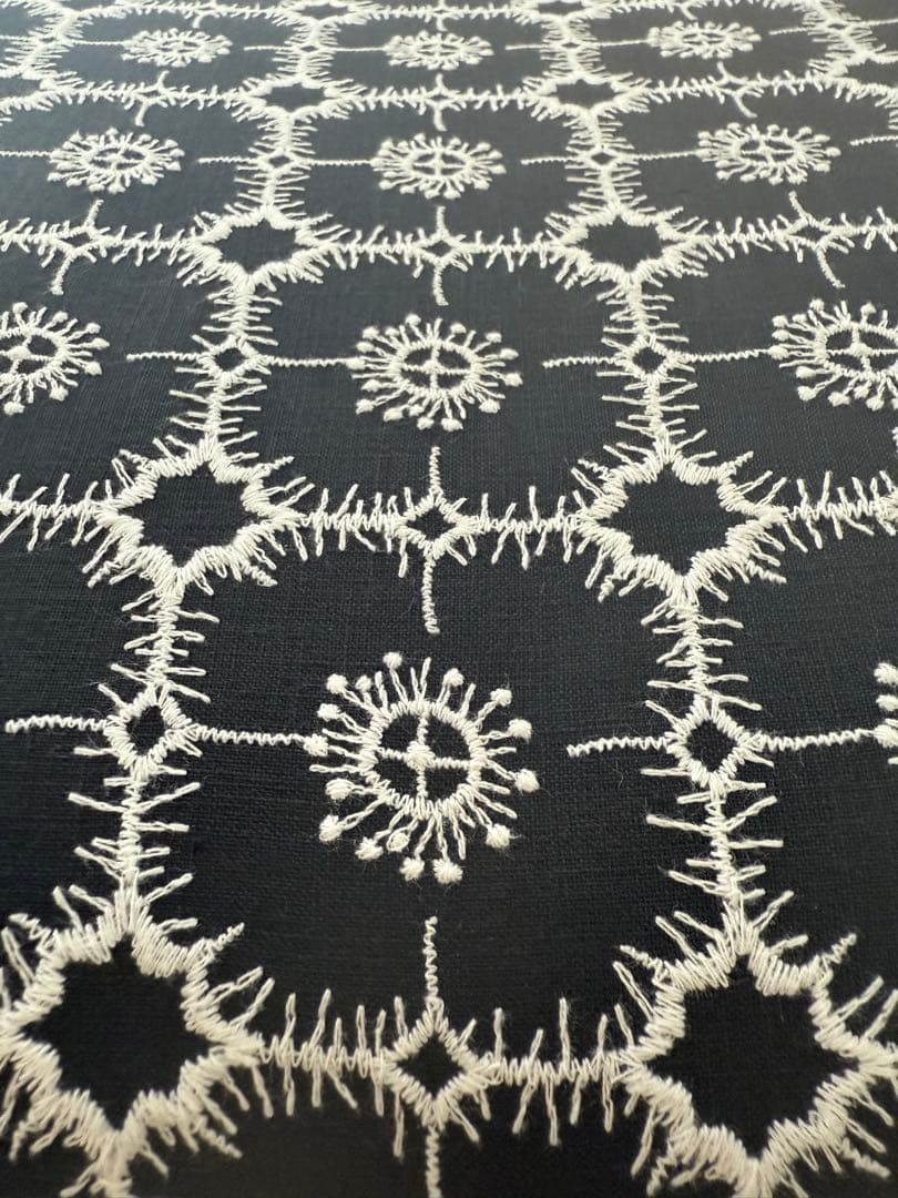 【北欧スタイル】ミナペルホネン生地使用スツール　イス　椅子　オットマン