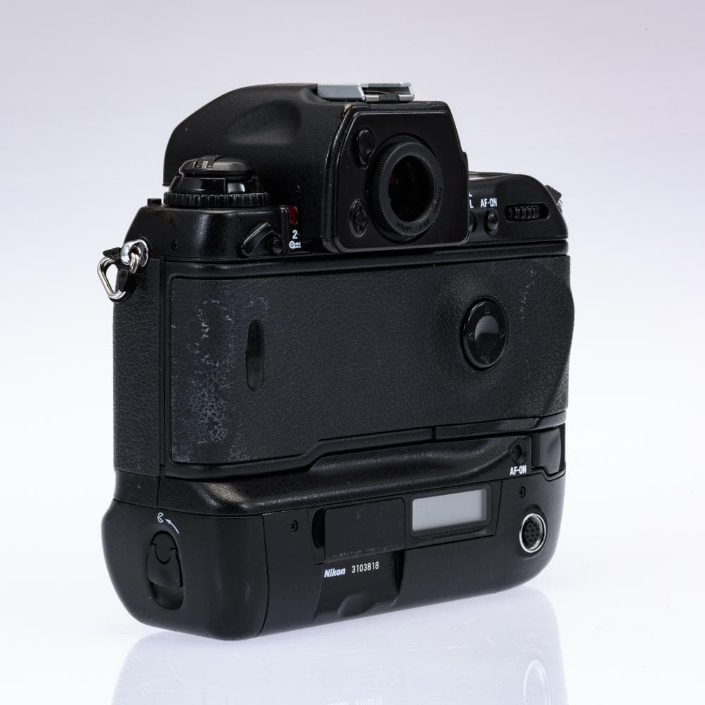 Nikon　F5　一眼レフ　フィルムカメラ　巻き上げ動作確認済み　防湿庫保管品