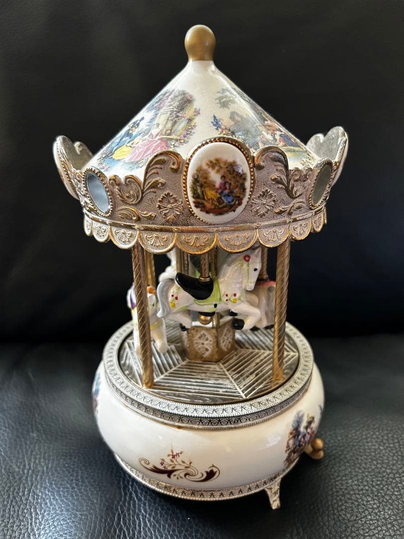 アンティーク　美しいメリーゴーランド オルゴール 陶器製